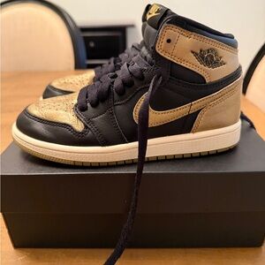 Jordan Kids Black and Tan Sneakers